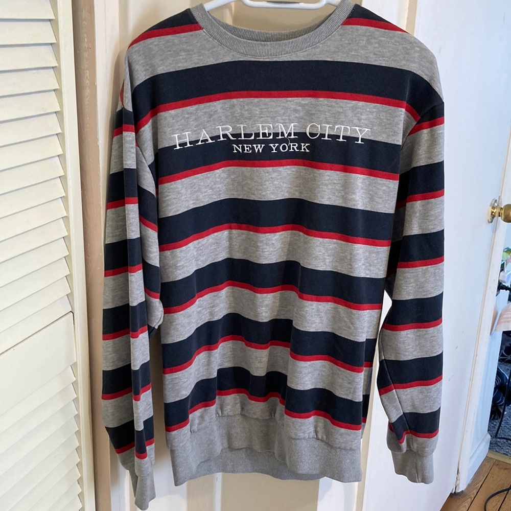 Red and Blue Stripped Gray ‘Harlem City New York’ Sweater from DIVIDED H&M